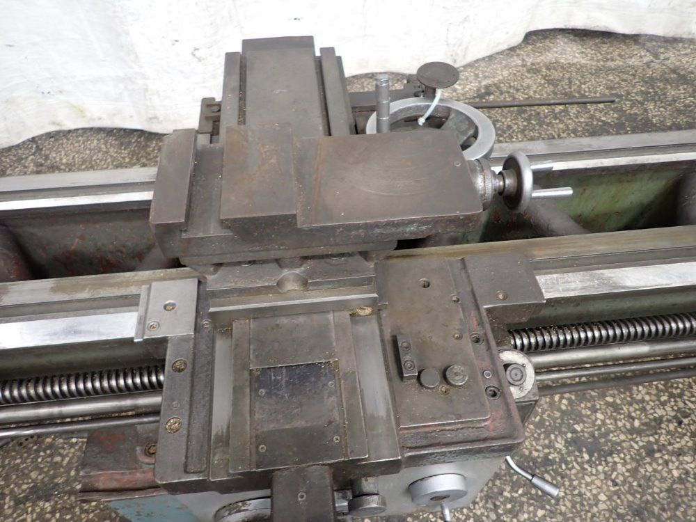 Tarnow 24"/30" X 118" Tuj-50m Gap Bed Lathe - Tuj-50m