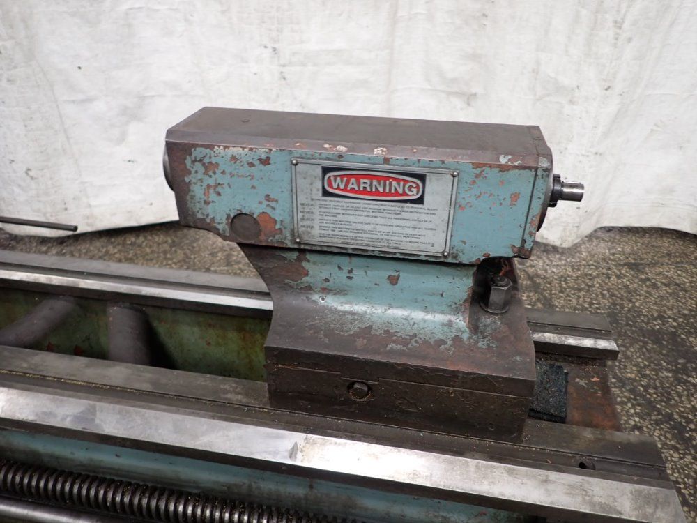 Tarnow 24"/30" X 118" Tuj-50m Gap Bed Lathe - Tuj-50m