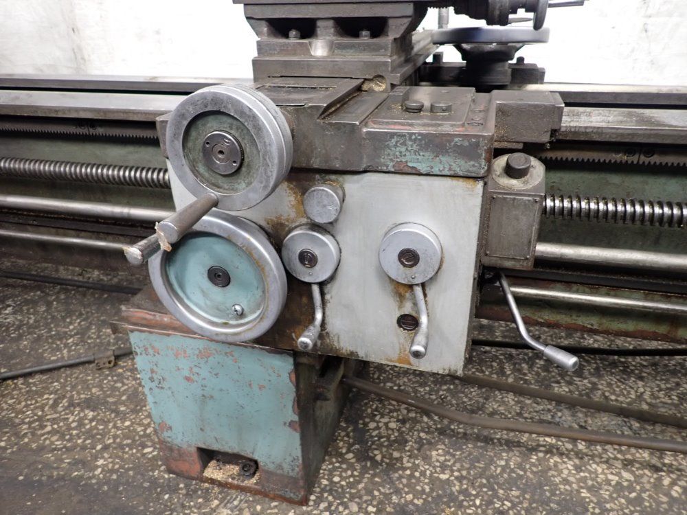 Tarnow 24"/30" X 118" Tuj-50m Gap Bed Lathe - Tuj-50m