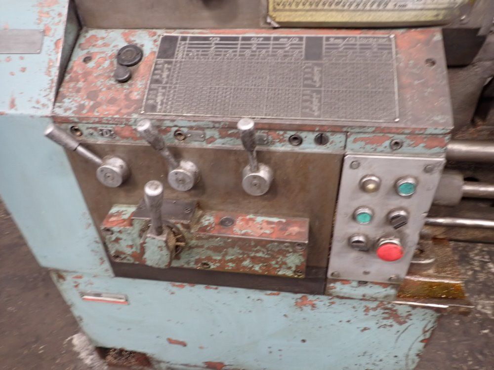 Tarnow 24"/30" X 118" Tuj-50m Gap Bed Lathe - Tuj-50m