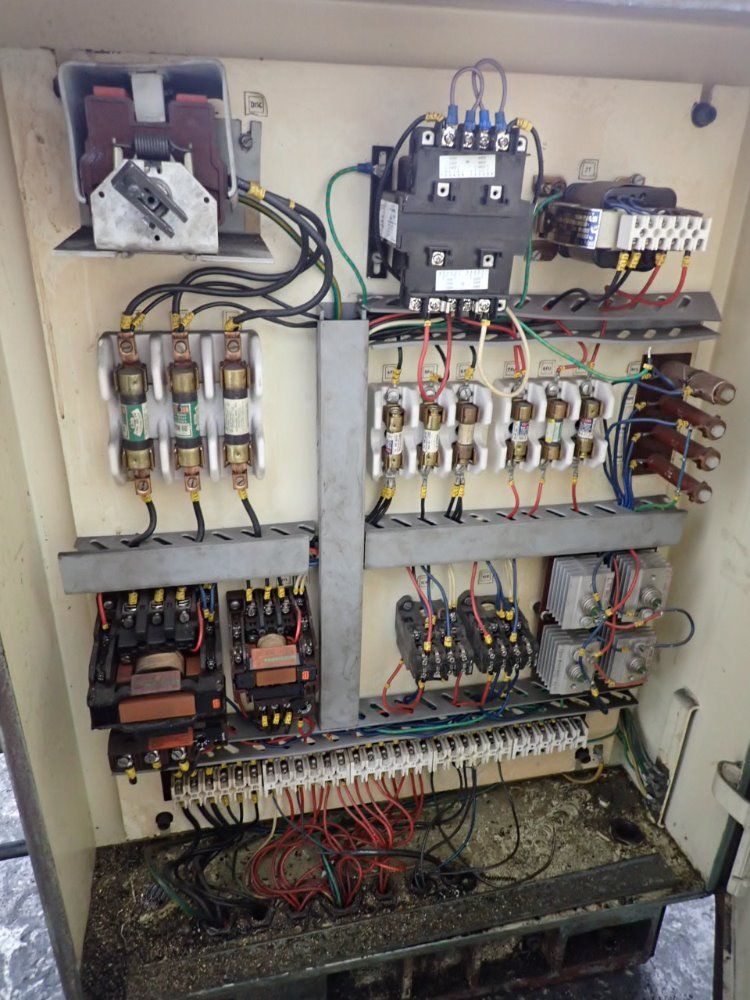 Tarnow 24"/30" X 118" Tuj-50m Gap Bed Lathe - Tuj-50m