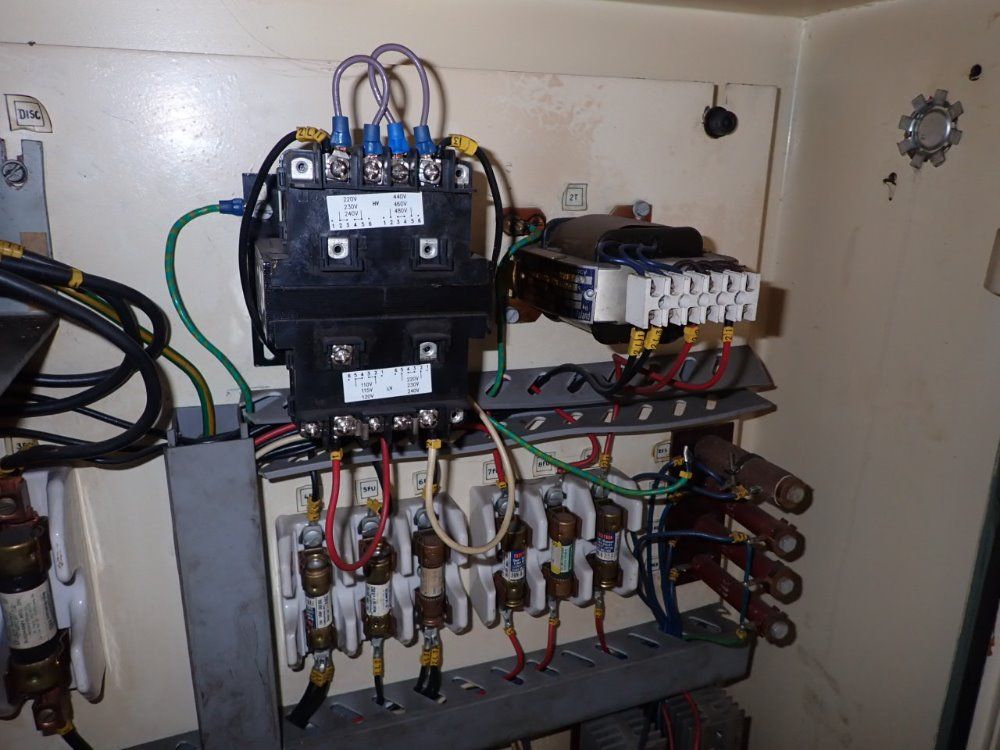 Tarnow 24"/30" X 118" Tuj-50m Gap Bed Lathe - Tuj-50m