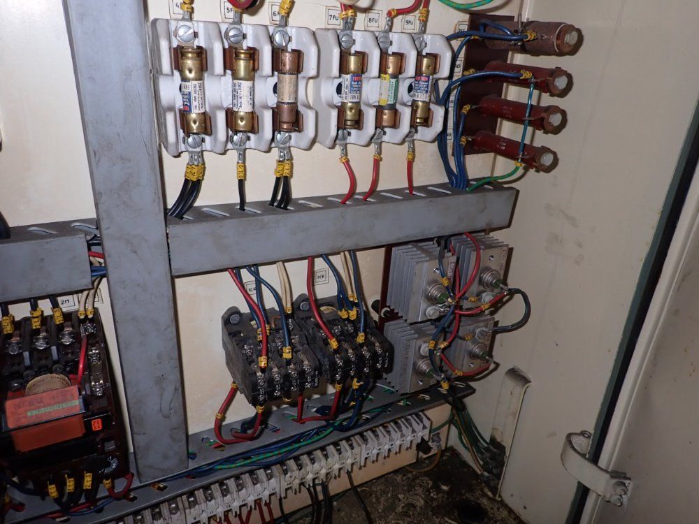 Tarnow 24"/30" X 118" Tuj-50m Gap Bed Lathe - Tuj-50m