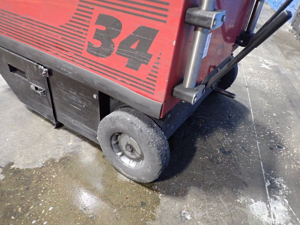 Bartek/factory Cat Floor Scrubber