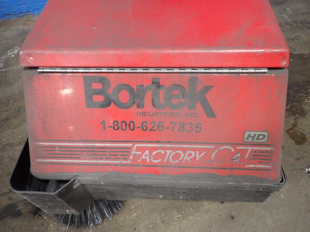 Bartek/factory Cat Floor Scrubber