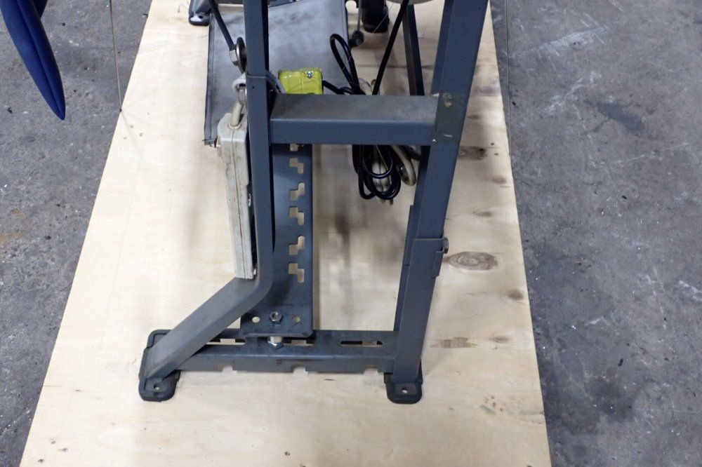 Pfaff 110v Upholstery Sewing Machine - 1245-6/01clpmn8