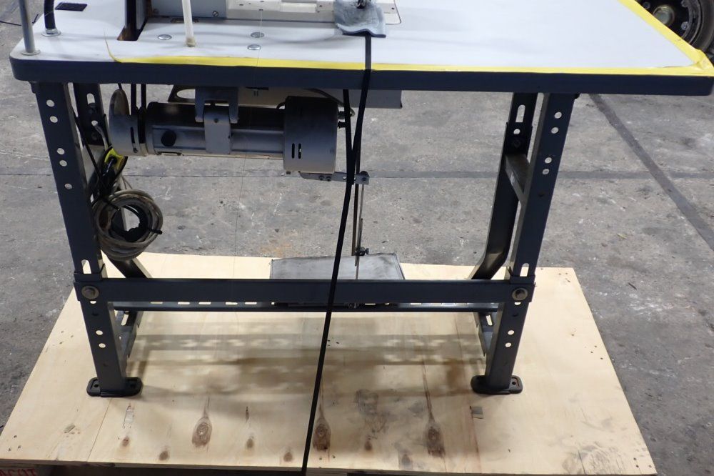 Pfaff 110v Upholstery Sewing Machine - 1245-6/01clpmn8