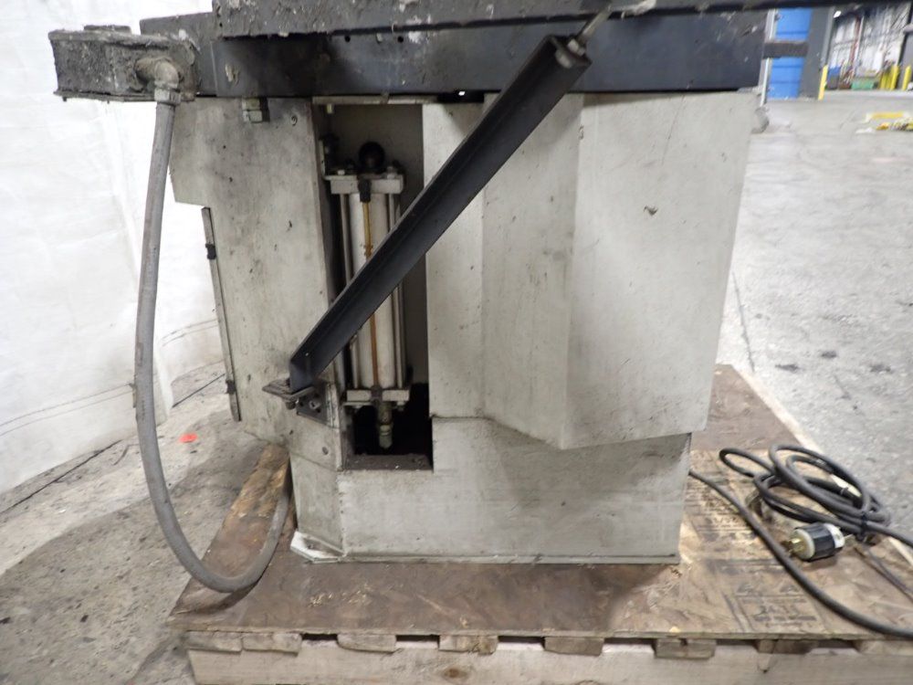 Elumatec Crimper/staker