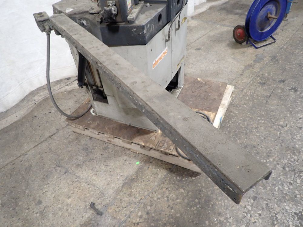 Elumatec Crimper/staker