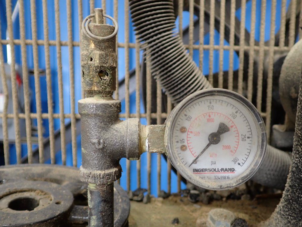 Ingersroll Rand 5hp Air Compressor - 2340n5