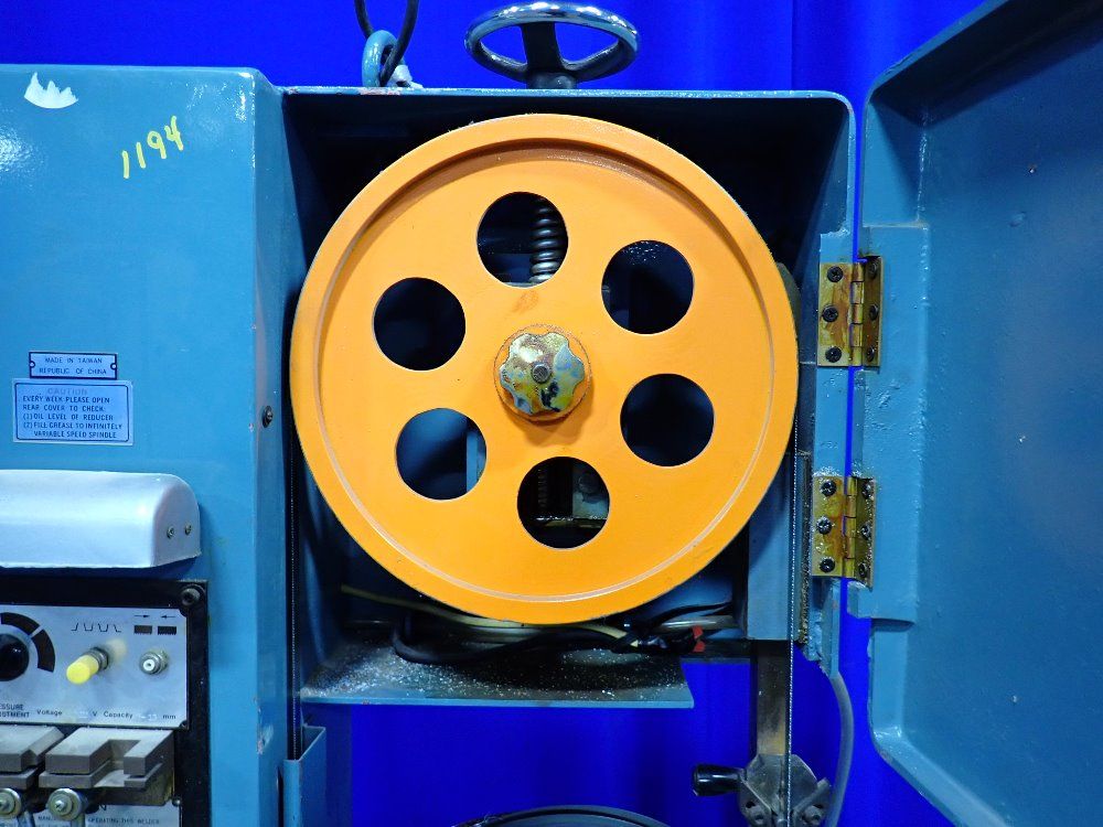 Leten 12 1/4" Vertical Band Saw - Lcm-3000a