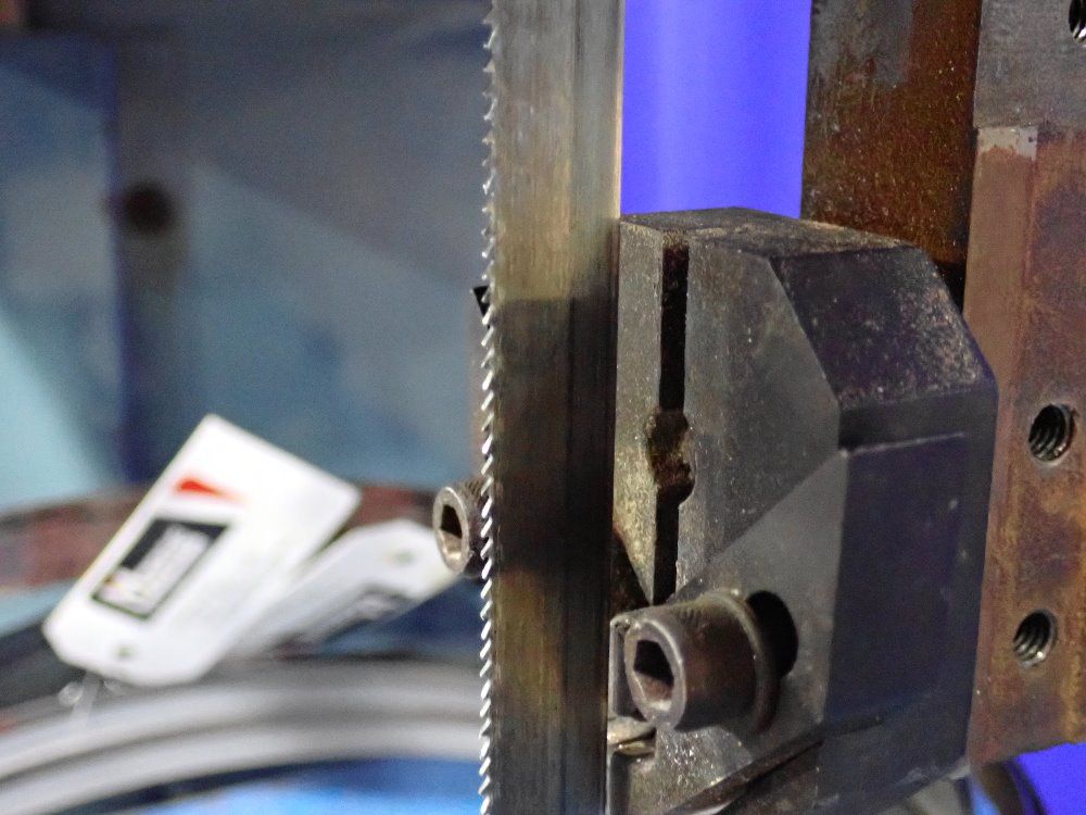 Leten 12 1/4" Vertical Band Saw - Lcm-3000a