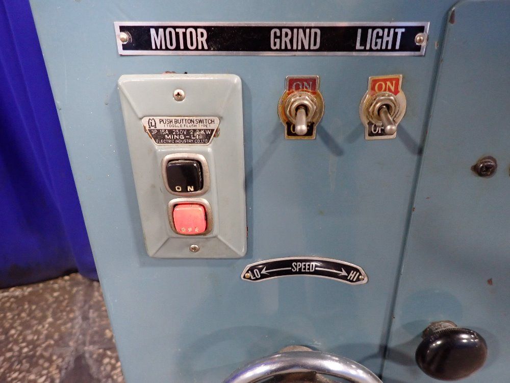 Leten 12 1/4" Vertical Band Saw - Lcm-3000a