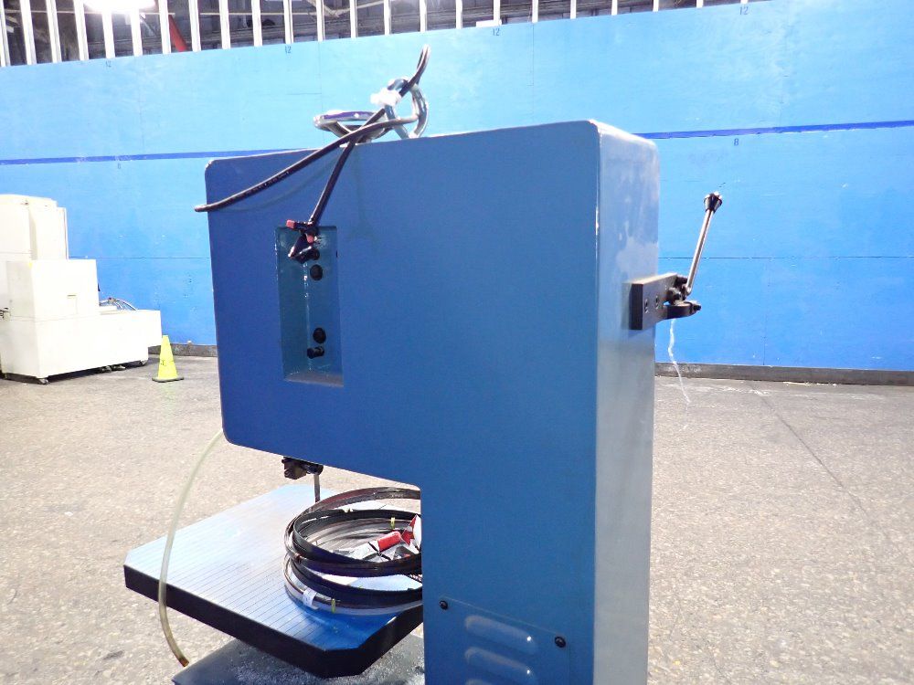 Leten 12 1/4" Vertical Band Saw - Lcm-3000a