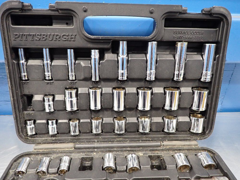 Pittsburgh 1/2" Socket Ratchet Set