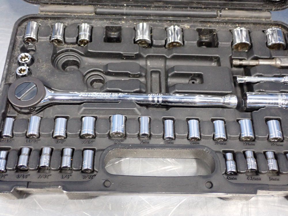 Pittsburgh 1/2" Socket Ratchet Set