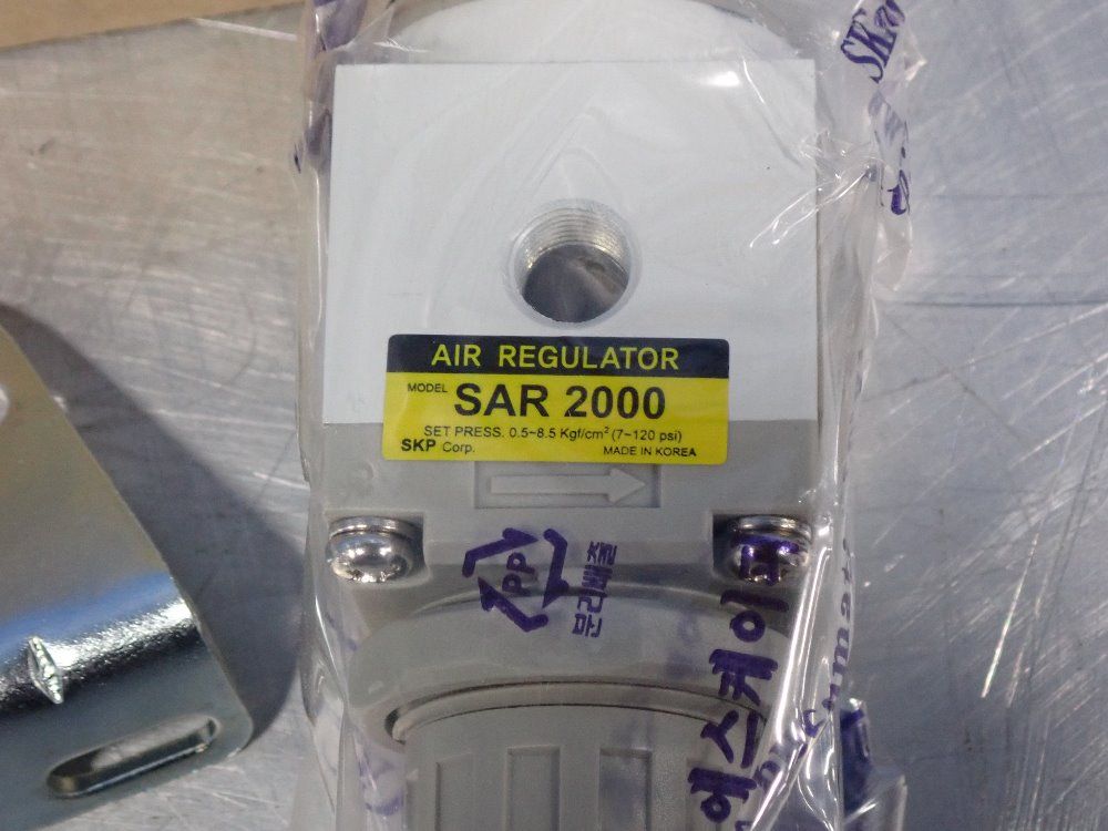 Pneumatic Plus 1/4"npt Air Regulator - Sar2000m-n02bg-ip