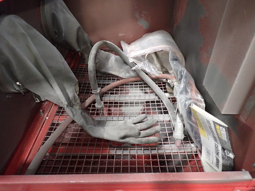 Central Pneumatic 34" X 2" X 20" Id Blast Cabinet