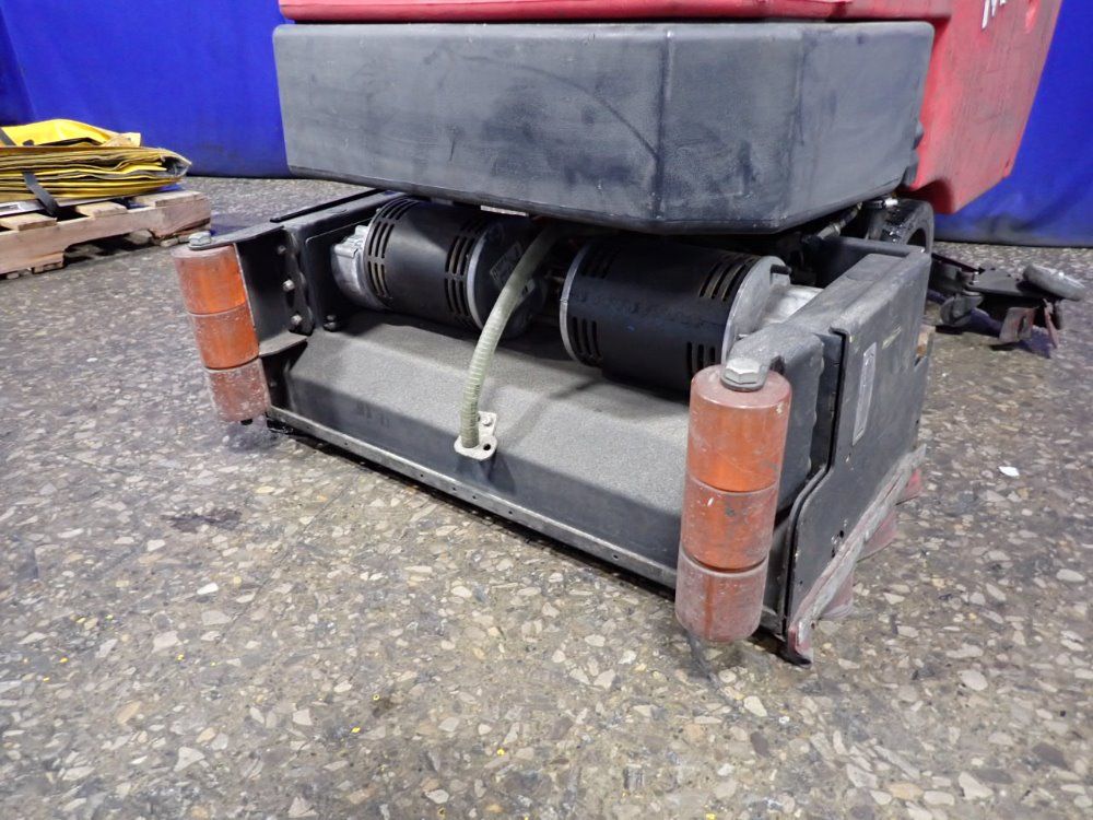 Factory Cat Approx. 45" Floor Scrubber - Mag-hd