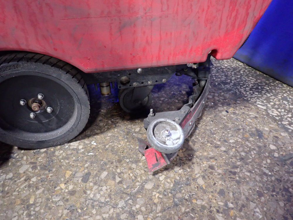 Factory Cat Approx. 45" Floor Scrubber - Mag-hd