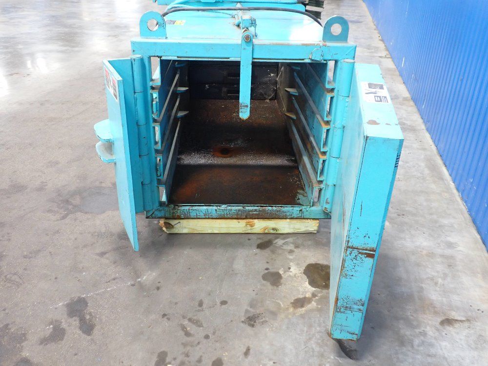 Selco Balers Horizontal Baler