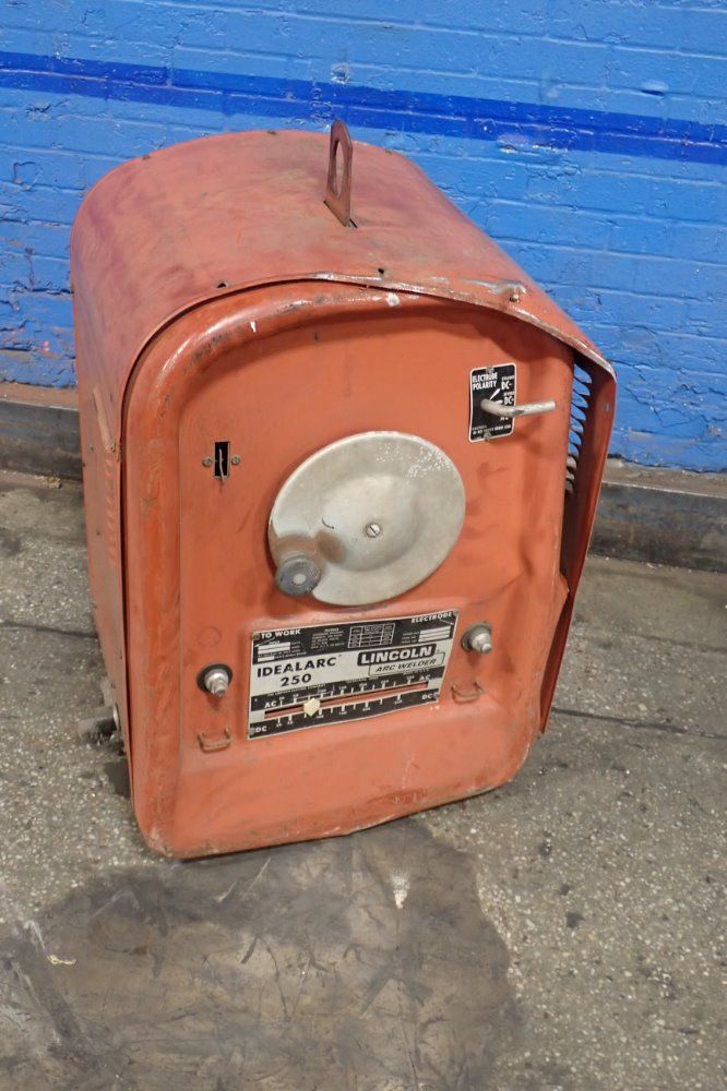 Lincoln Electric 250 Amps Welder - Idealarc 250