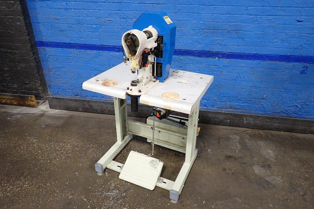 4" Throat Eyeletting Machine