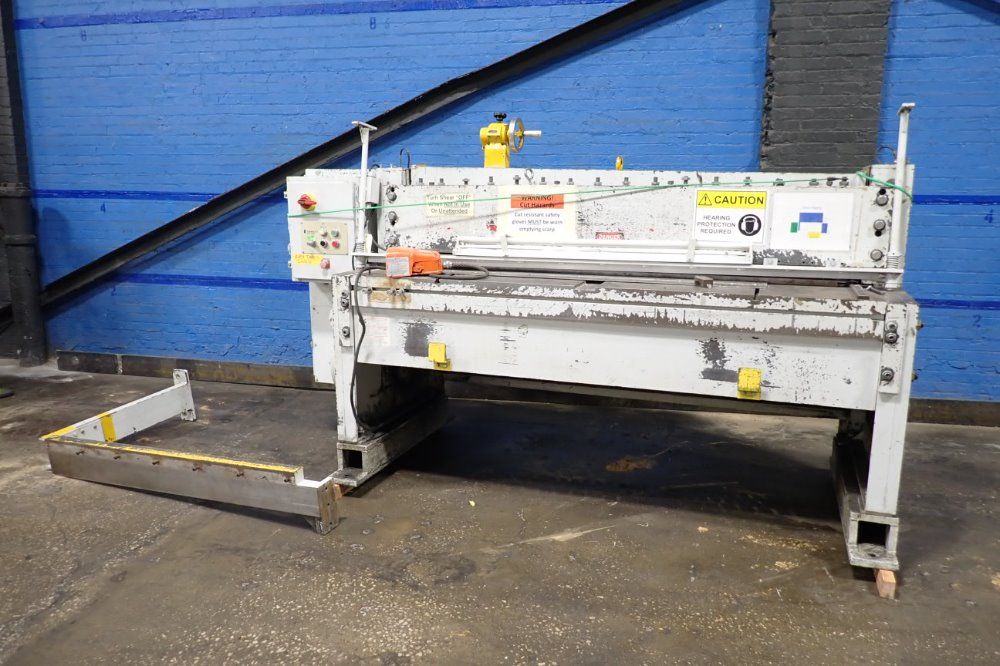 Famco 10 Gauge Mild Steel Power Squaring Shear - 1072