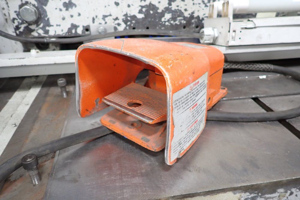 Famco 10 Gauge Mild Steel Power Squaring Shear - 1072