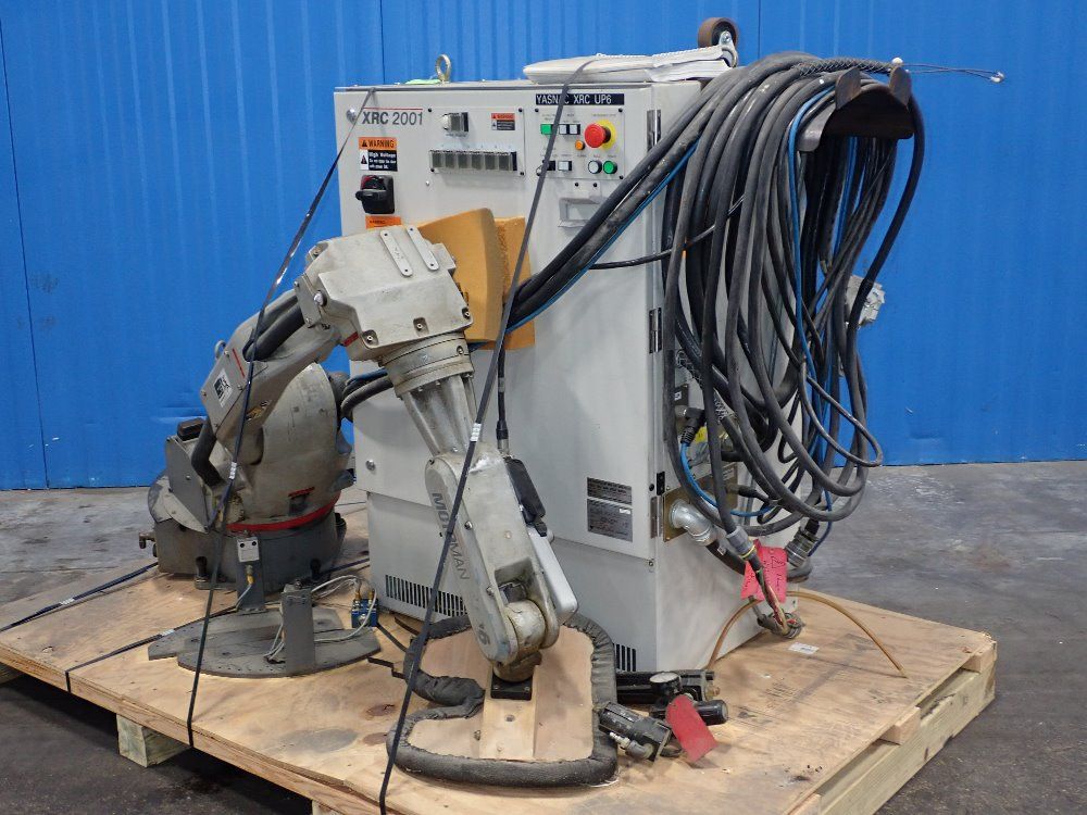 Yaskawa Motoman Robot With Control