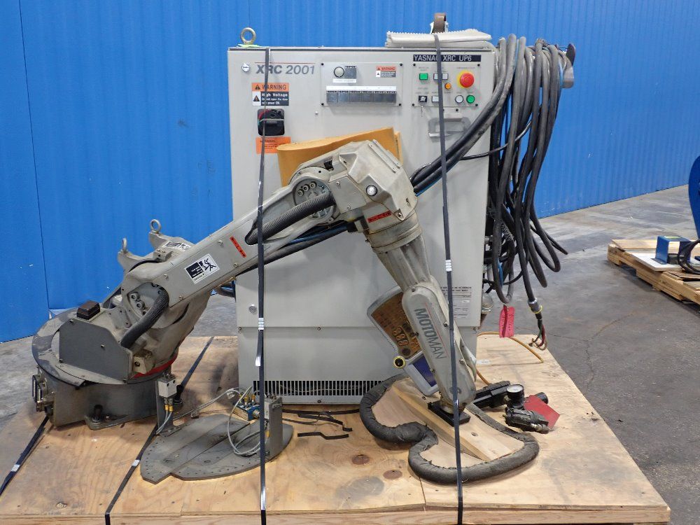 Yaskawa Motoman Robot With Control