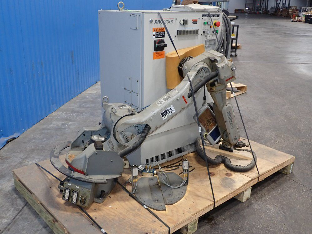 Yaskawa Motoman Robot With Control
