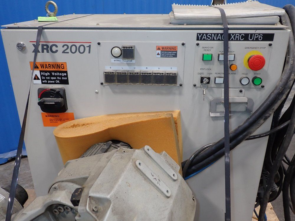 Yaskawa Motoman Robot With Control