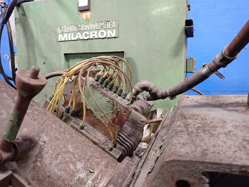 Cincinnati Centerless Grinder