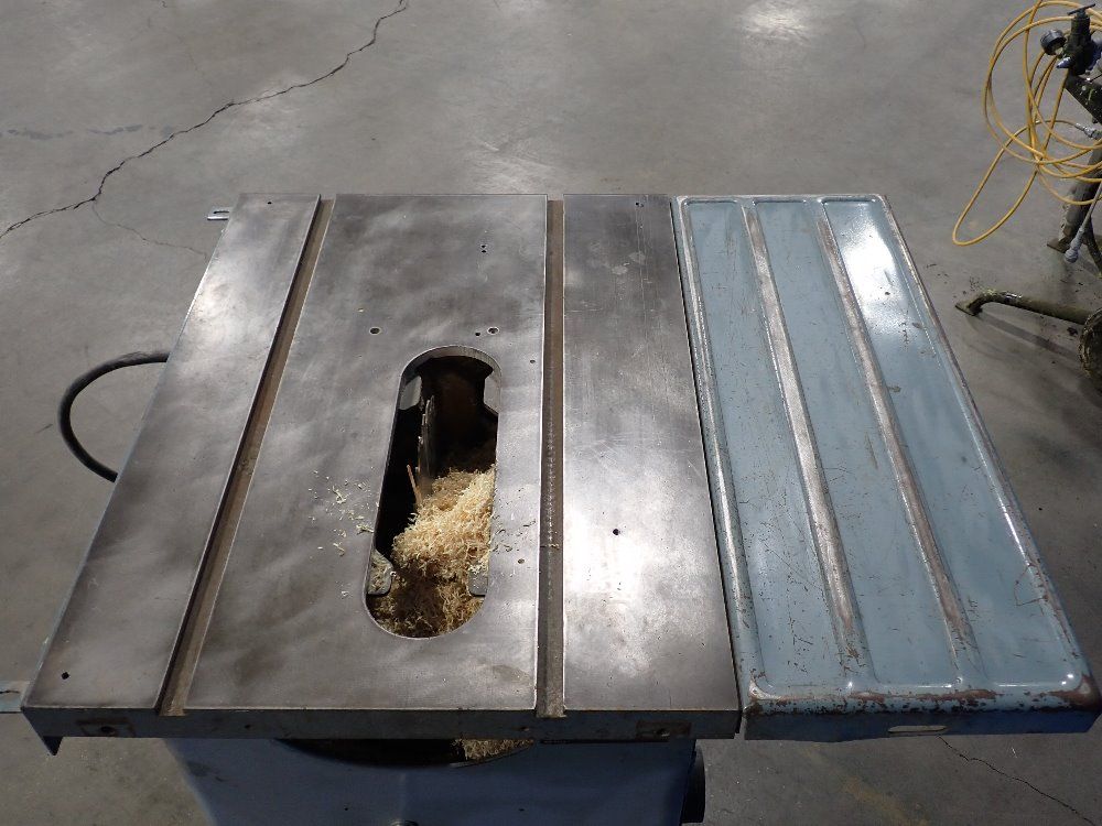 Delta 10" Tilting Arbor Saw - 36-750