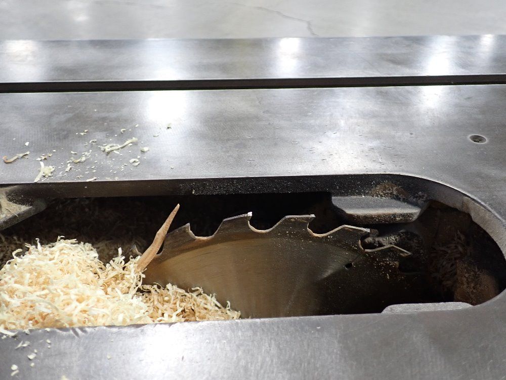 Delta 10" Tilting Arbor Saw - 36-750