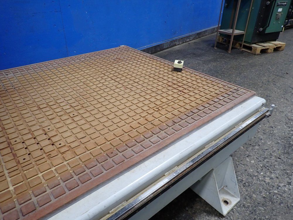 Multicam 122" X 60 1/2" Cnc Router - Mg