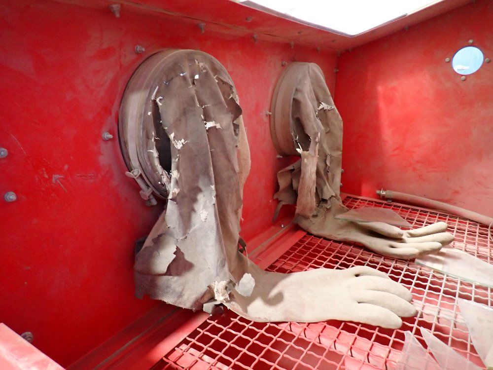 Central Pneumatic 34" X 22" X 20" Blast Cabinet - 68893