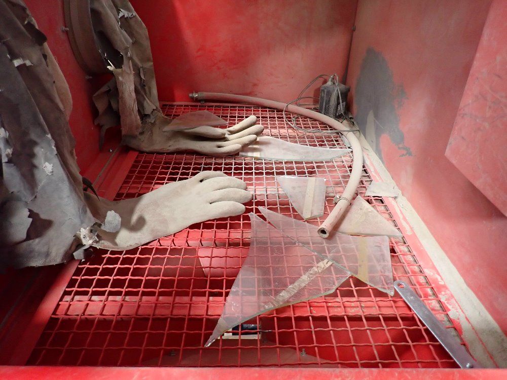 Central Pneumatic 34" X 22" X 20" Blast Cabinet - 68893