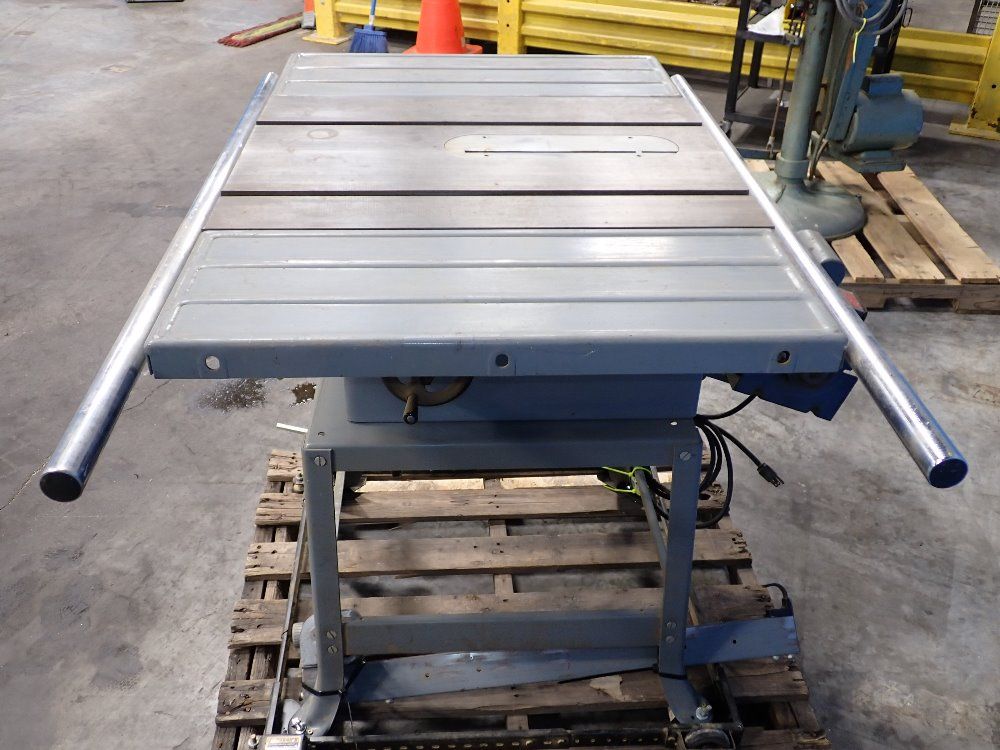 Rockwell 1.5 Hp Table Saw With Mobile Base - Model 10