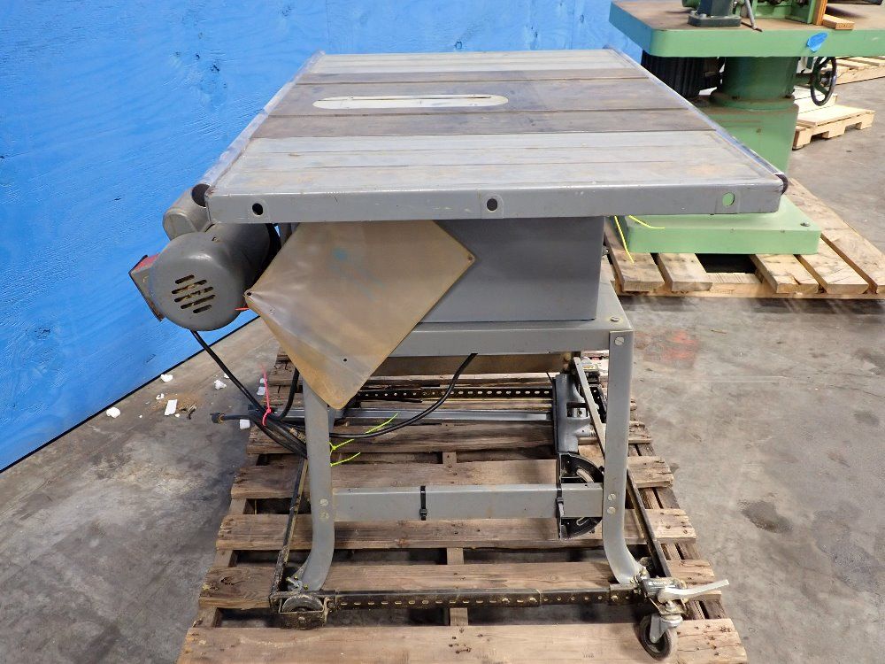 Rockwell 1.5 Hp Table Saw With Mobile Base - Model 10