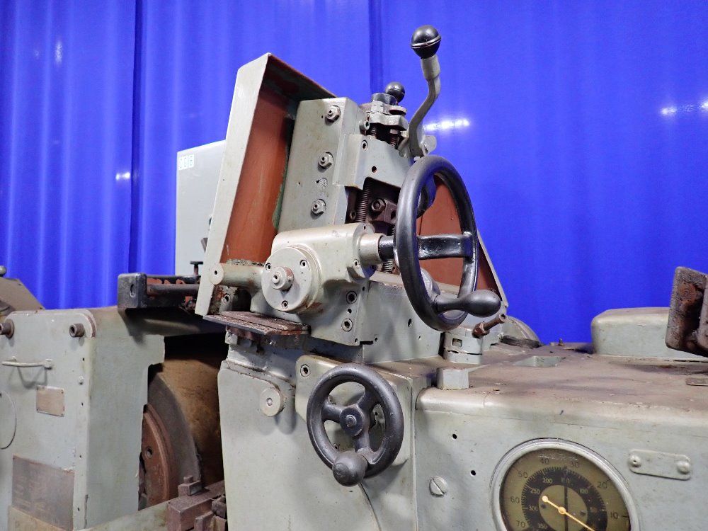 Cincinnati Centerless Grinder