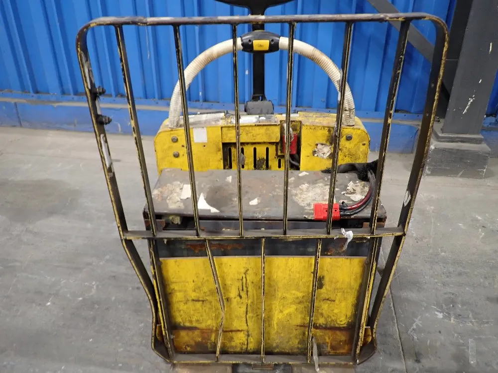 Yale 6000lbs Lift Truck - Mpe060lfn24t2748