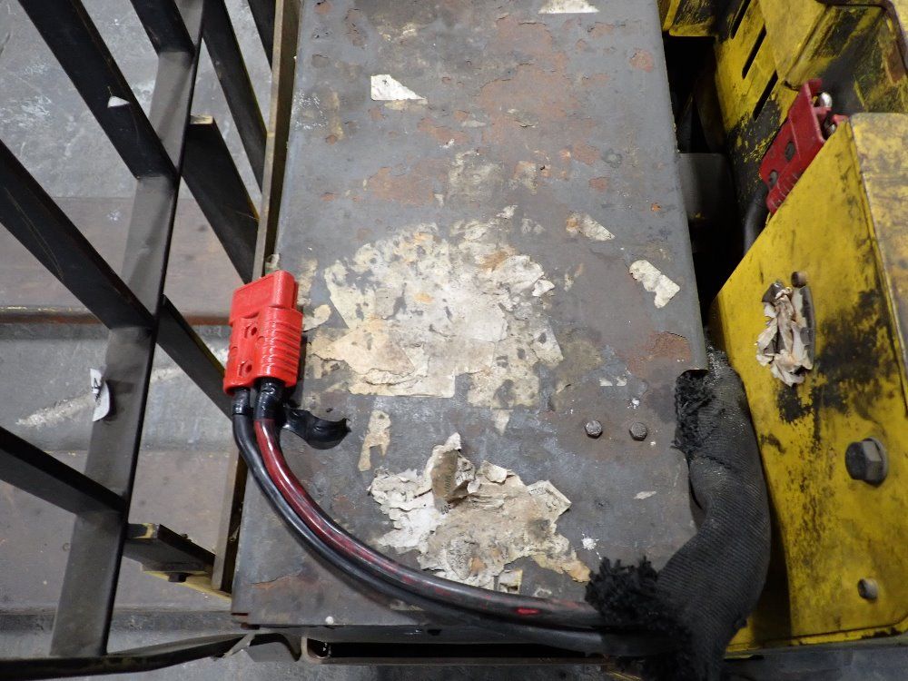 Yale 6000lbs Lift Truck - Mpe060lfn24t2748