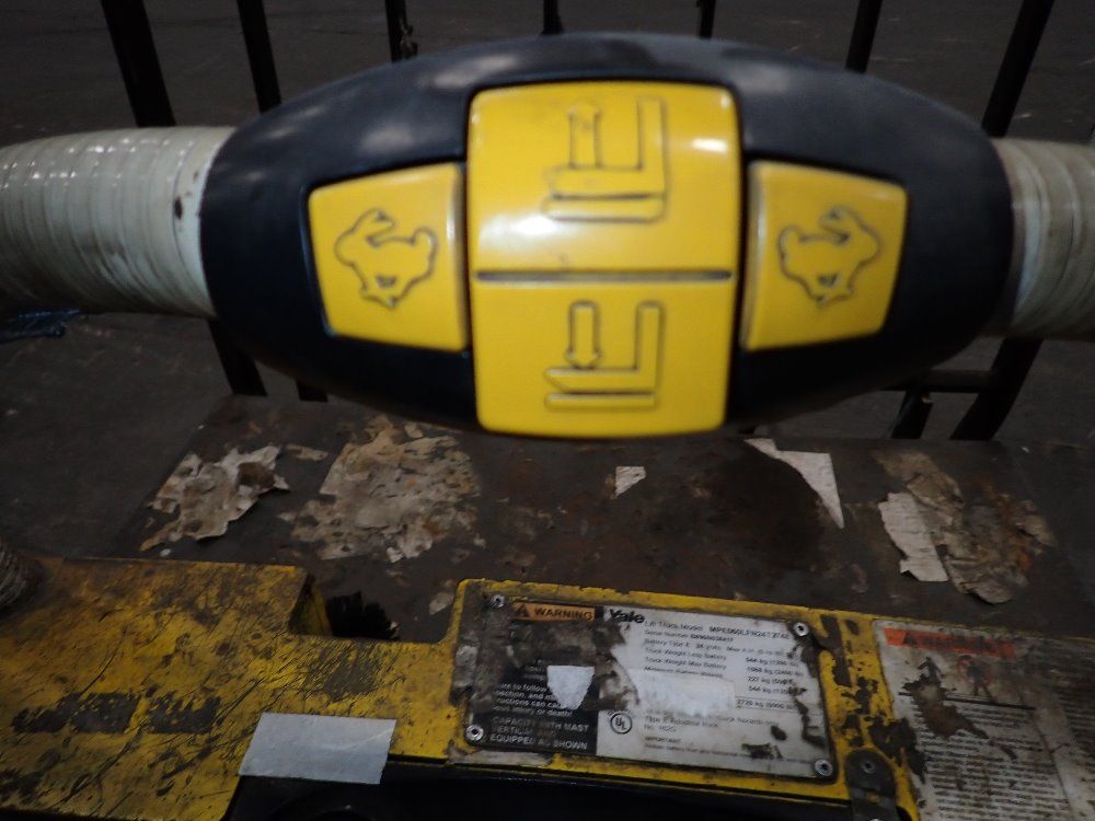 Yale 6000lbs Lift Truck - Mpe060lfn24t2748