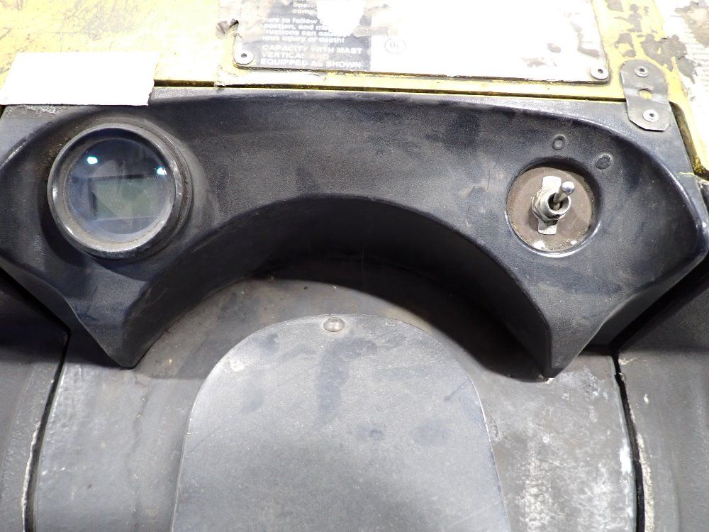 Yale 6000lbs Lift Truck - Mpe060lfn24t2748