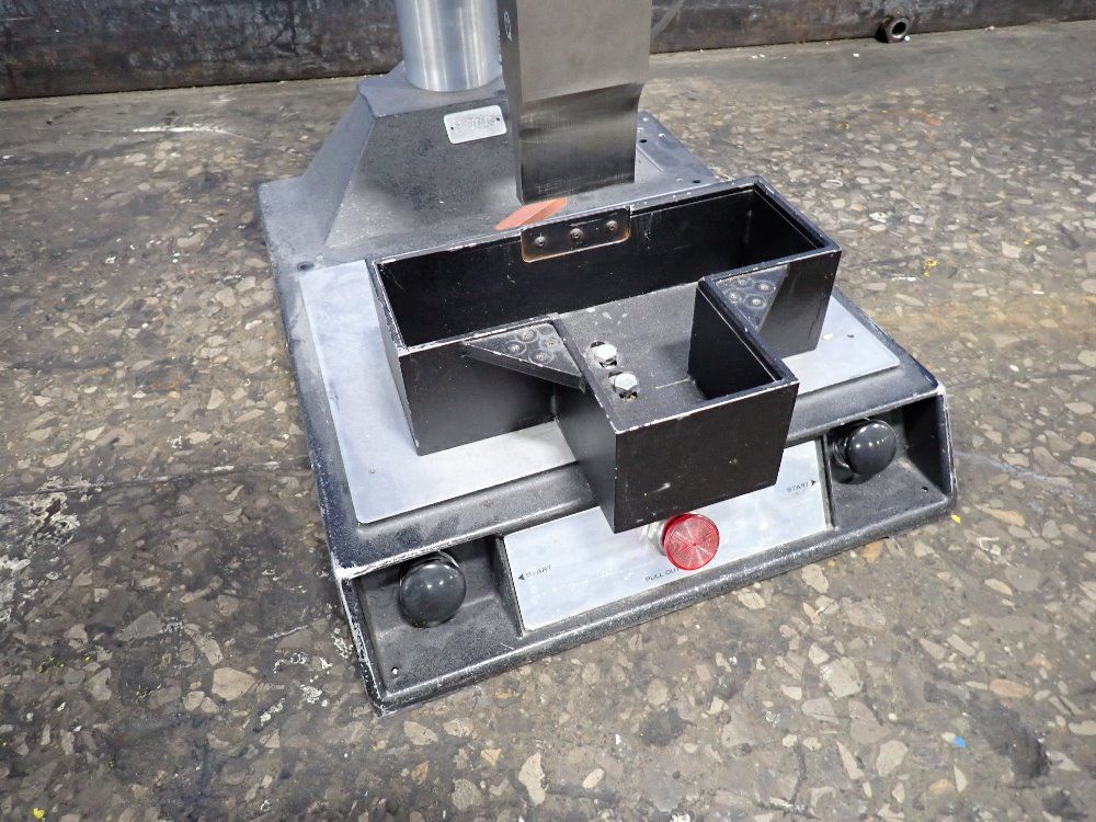 Branson Ultrasonic Welder - 900 Series