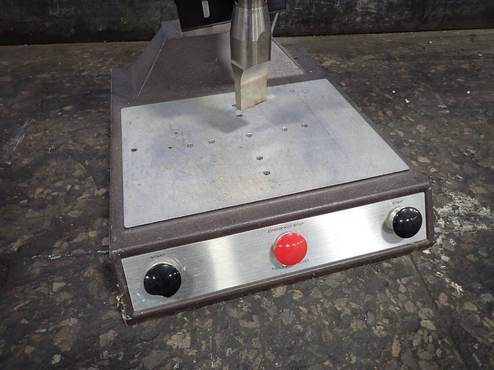 Branson Ultrasonic Welder
