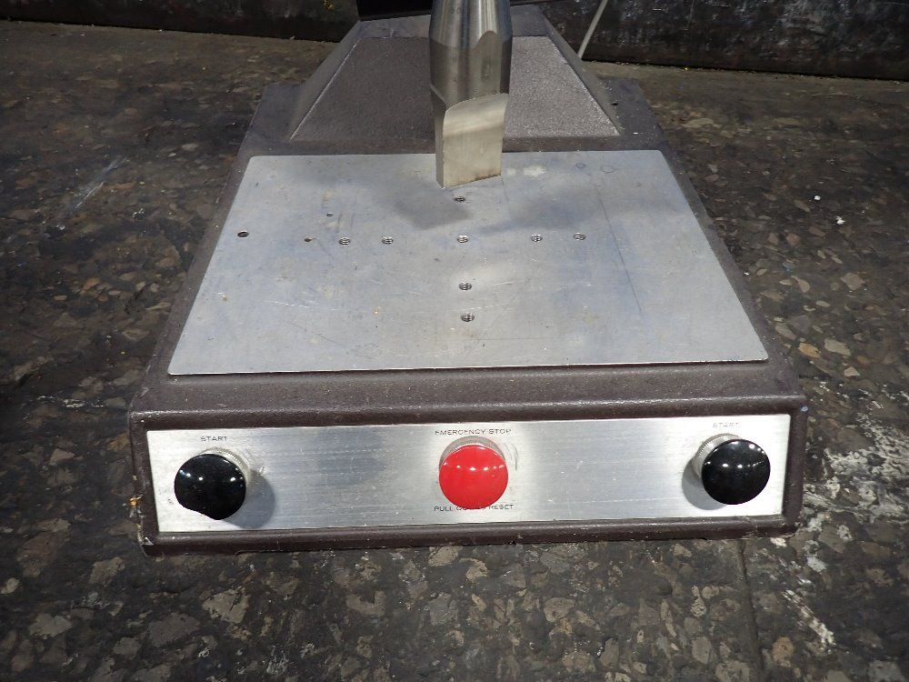 Branson Ultrasonic Welder