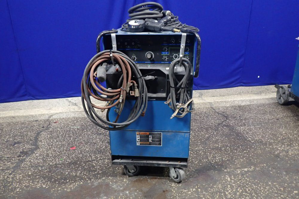 Miller 350 Amps Welder - Syncrowave 350